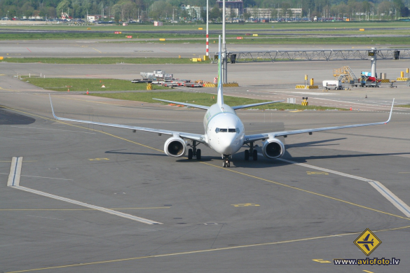 Boeing 737-7K2
